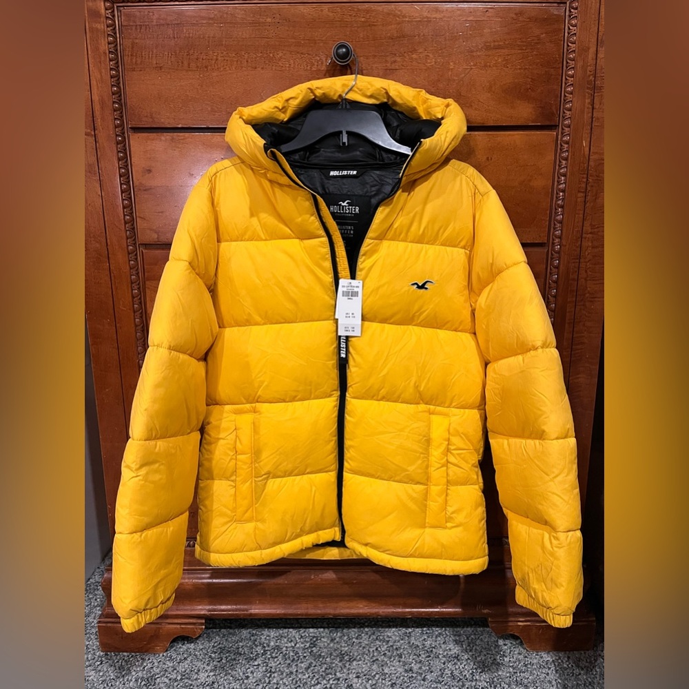 NWT Yellow Hollister Puffer Coat